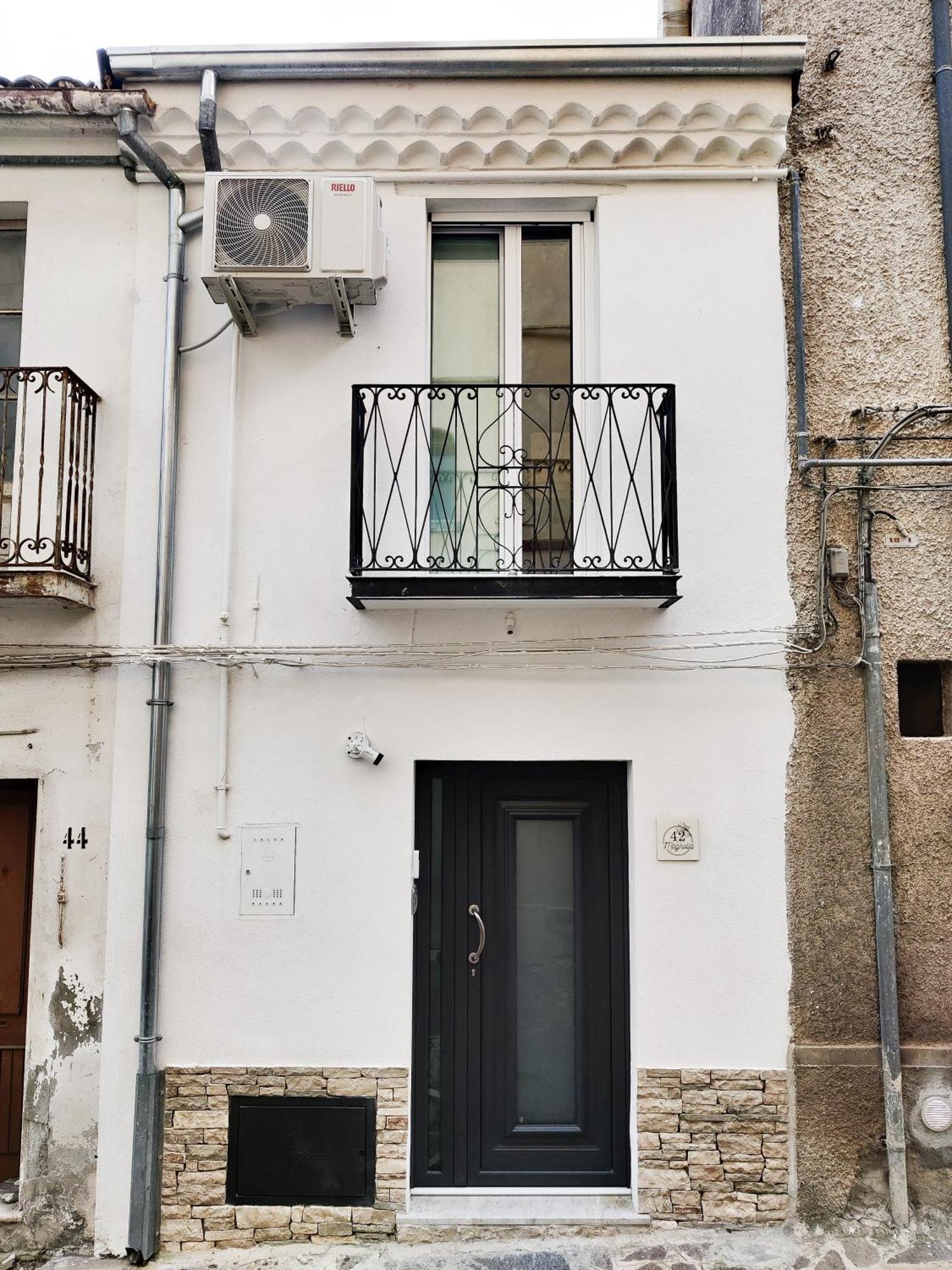 Casa Vacanze Magnolia 42 Calitri Bagian luar foto